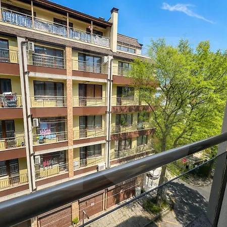 1br Golden Urban Nest With Parking Апартаменты
