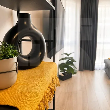 1br Golden Urban Nest With Parking Варна